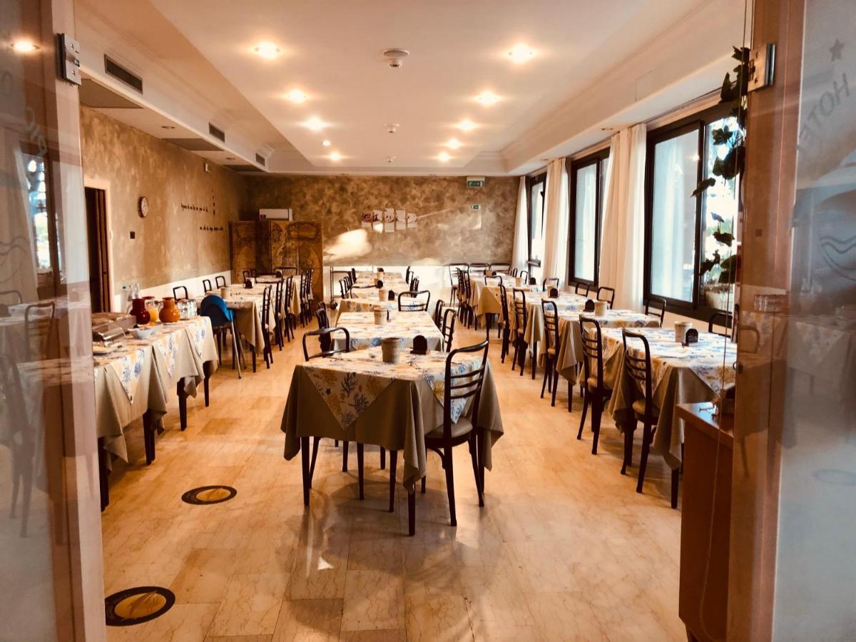 Piccolo Hotel Cesenatico Buitenkant foto